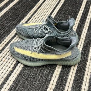 Yeezy Boost 350 v2 Ash Blue